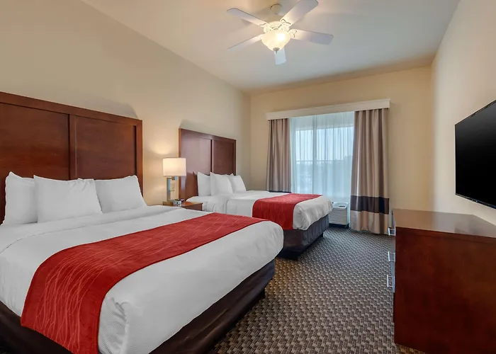 Comfort Inn & Suites Airport
